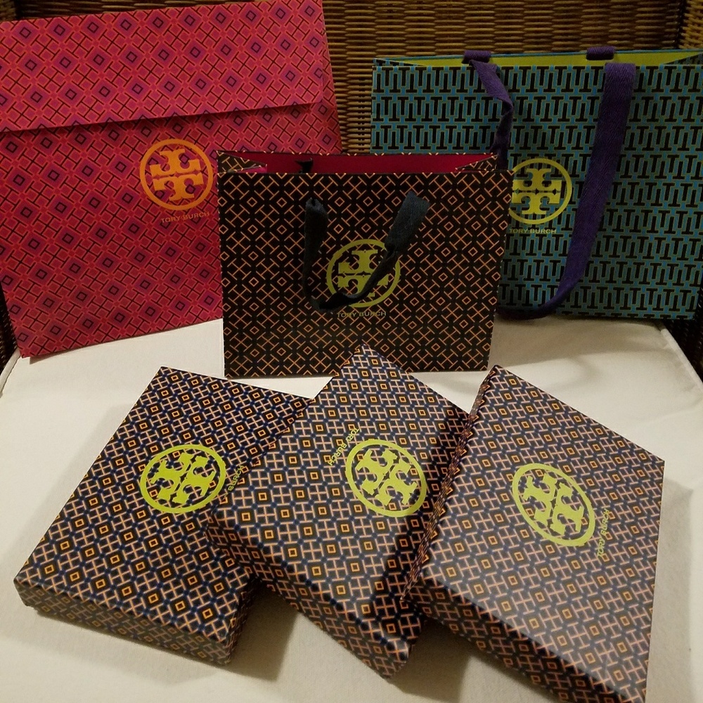 LOT: Tory Burch Bags/Boxes